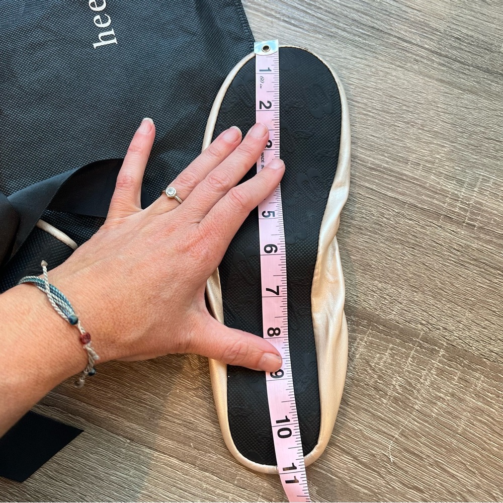 Champagne Rescue Flats - Picture 4 of 11